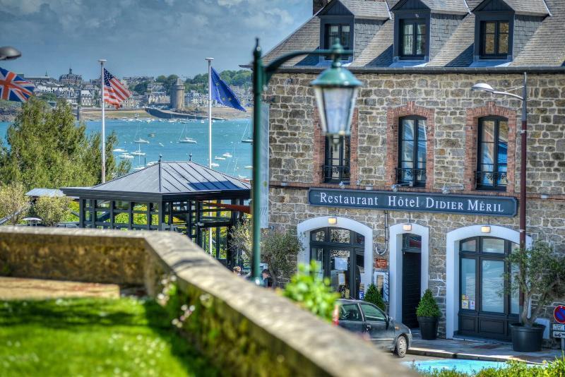 Restaurant Hotel Didier Meril Dinard Bagian luar foto
